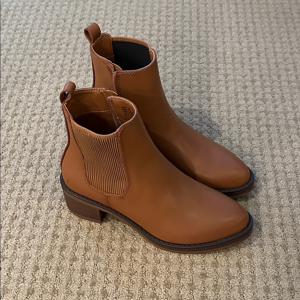 Sonoma  Women's Boots- size 7 (never worn)